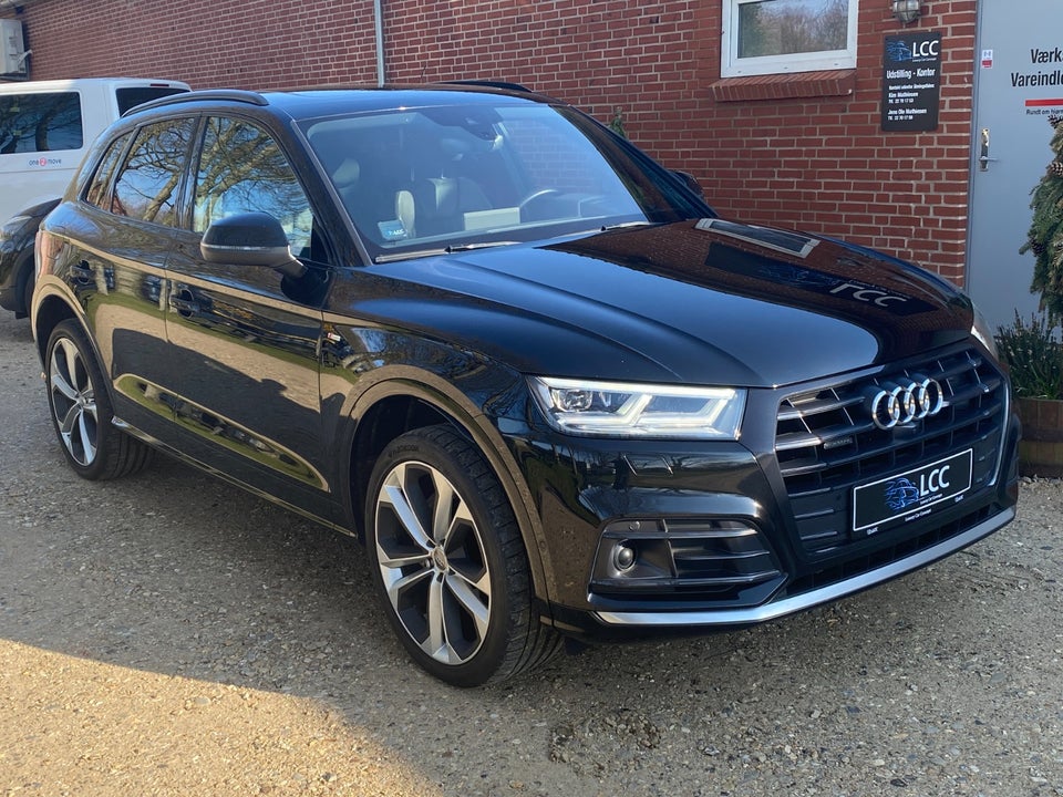 Audi Q5 40 TDi S-line quattro S-tr. 5d