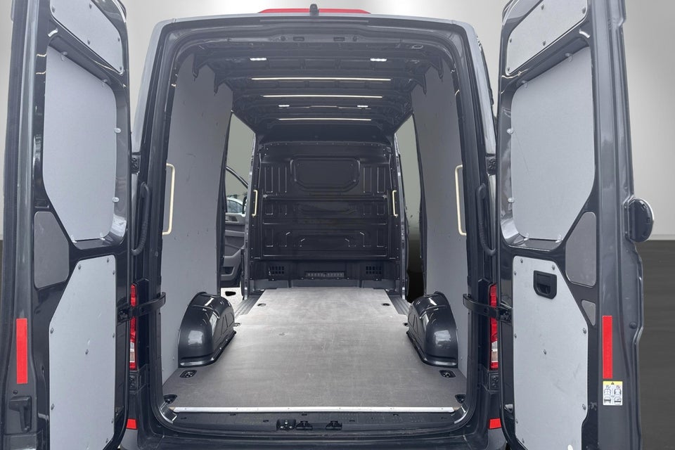 VW Crafter 35 2,0 TDi 140 Kassevogn L3H3 aut.