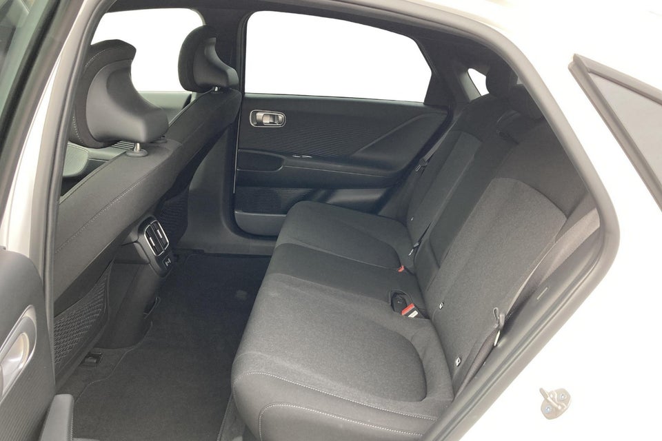 Hyundai Ioniq 6 77 Essential 4d