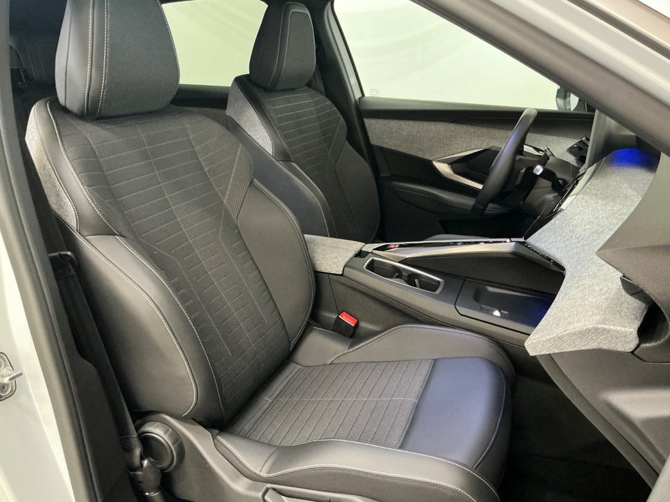 Peugeot e-3008 77 Allure 5d