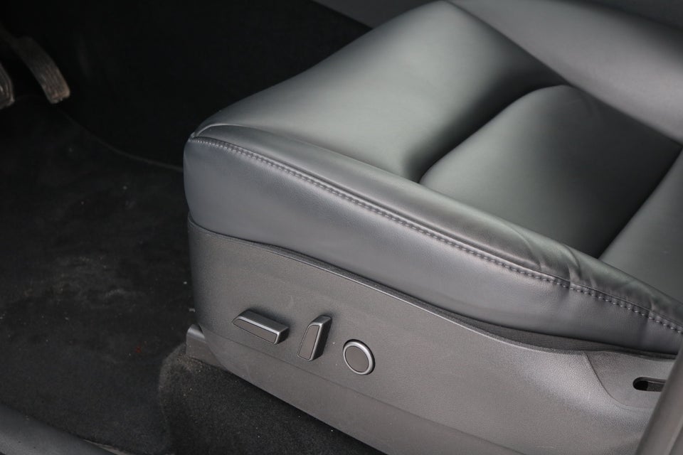 Tesla Model Y Long Range AWD 5d