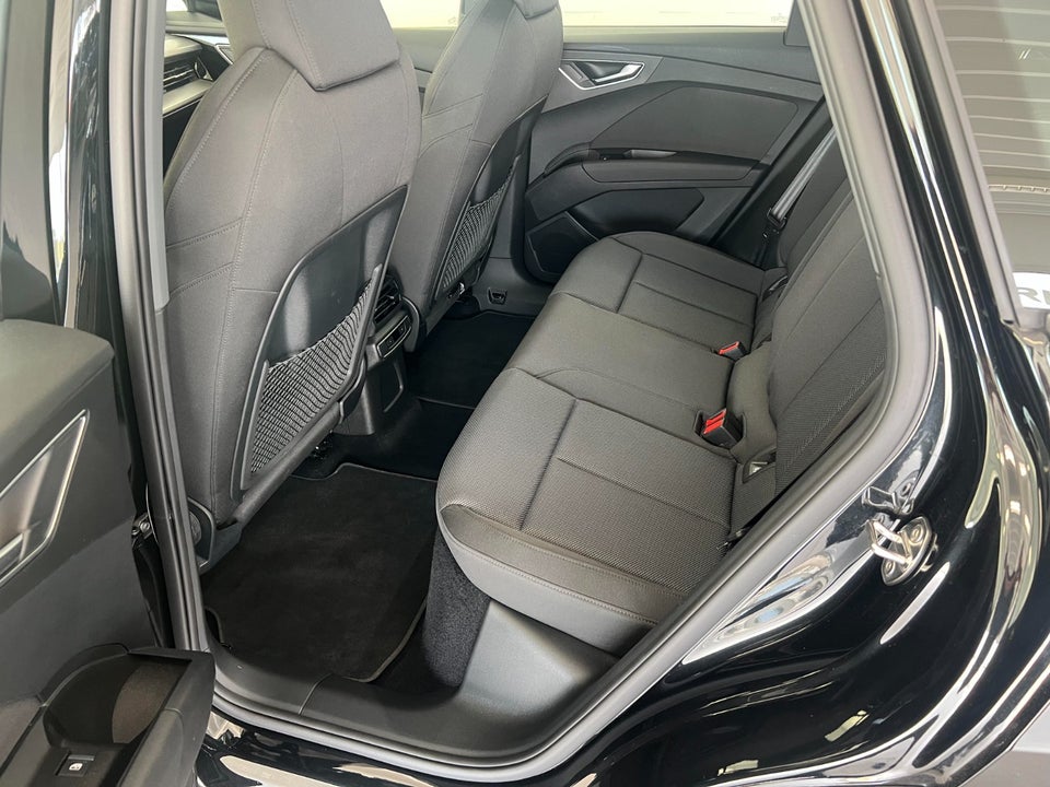 Audi Q4 e-tron 40 Advanced 5d