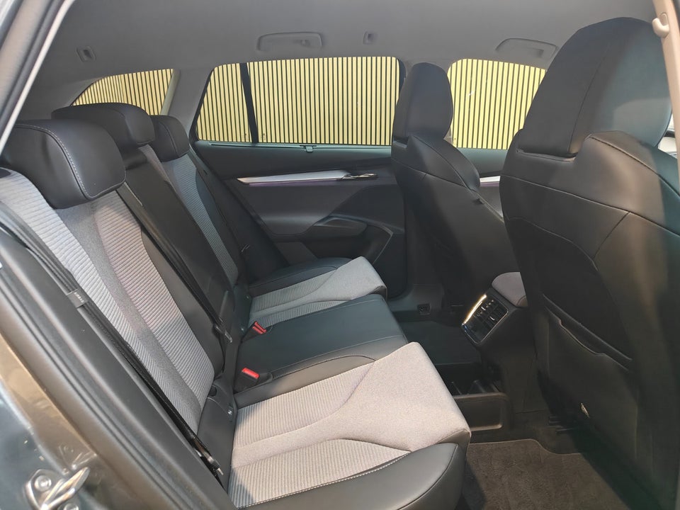 Skoda Enyaq 85 iV Plus Loft 5d