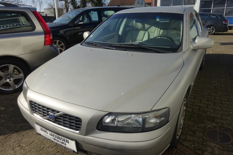 Volvo S60 2,4 140 4d