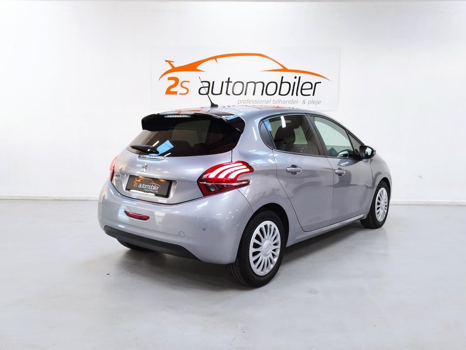 Peugeot 208 1,5 BlueHDi 100 Signature Sky 5d