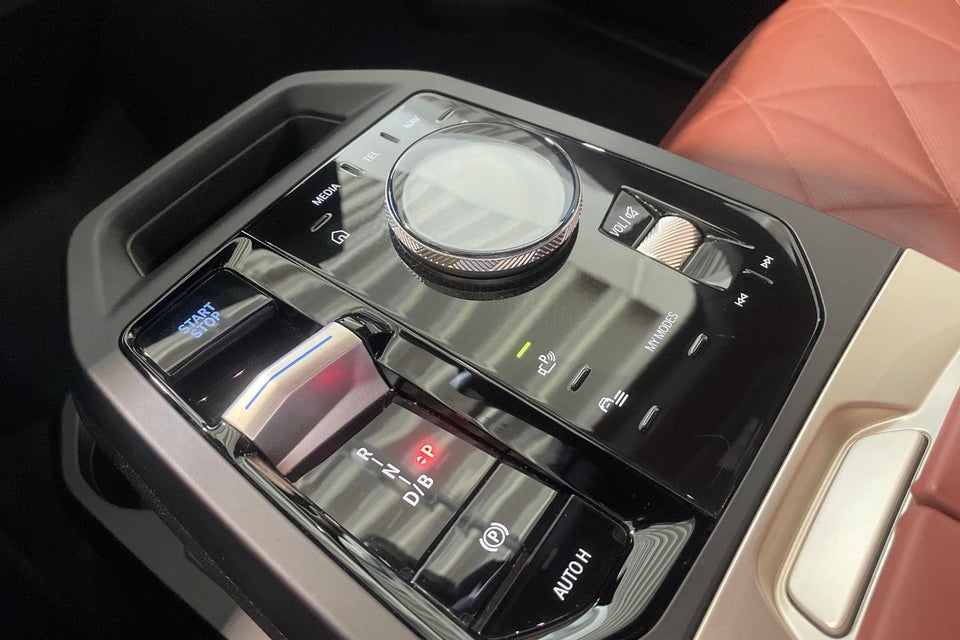 BMW iX xDrive40 Fully Charged 5d