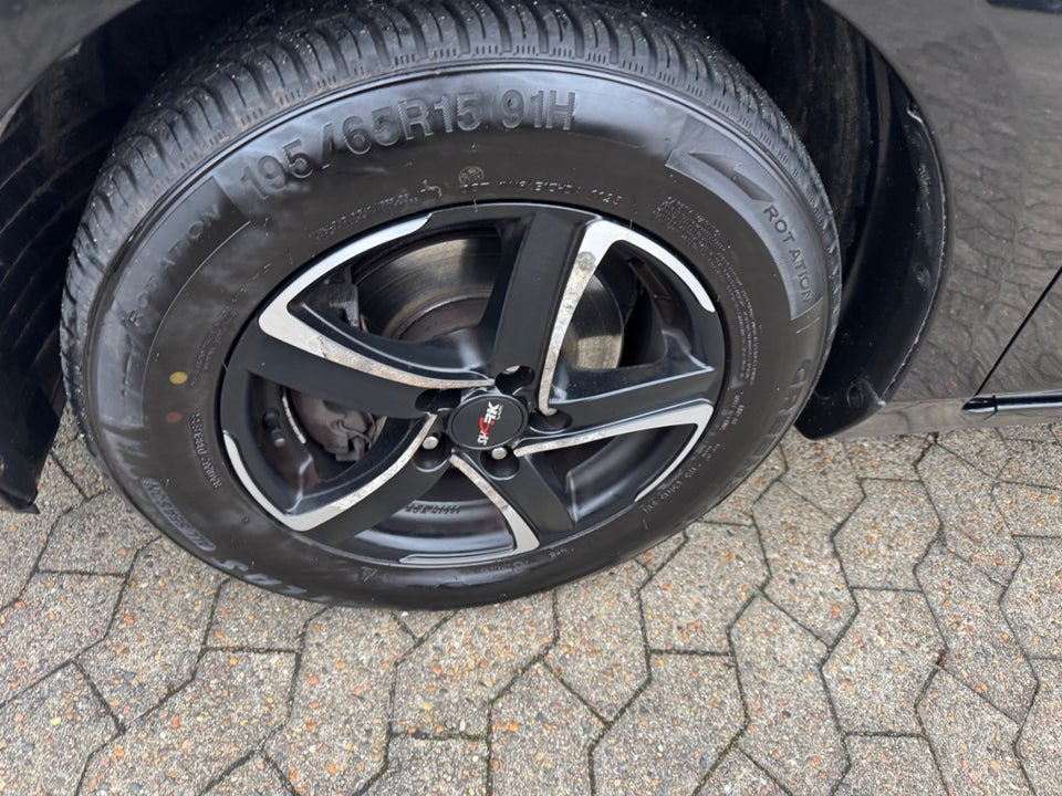 Mazda 3 1,6 Advance 4d