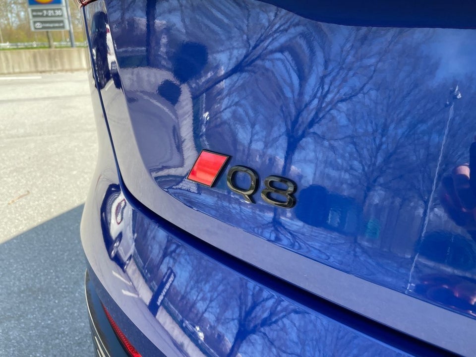Audi Q8 e-tron 55 S-line quattro 5d