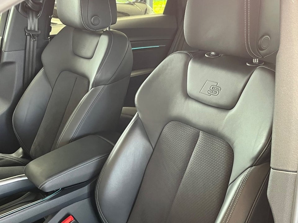 Audi Q8 e-tron 55 S-line quattro 5d