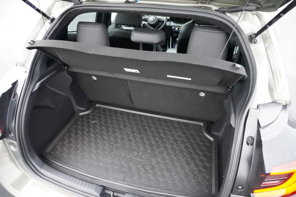 Toyota Yaris 1,5 Hybrid H3 Style e-CVT 5d