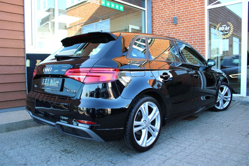 Audi A3 30 TDi Sport Limited Sportback S-tr. 5d