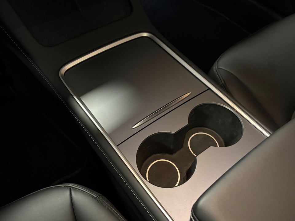 Tesla Model 3 Long Range RWD 4d