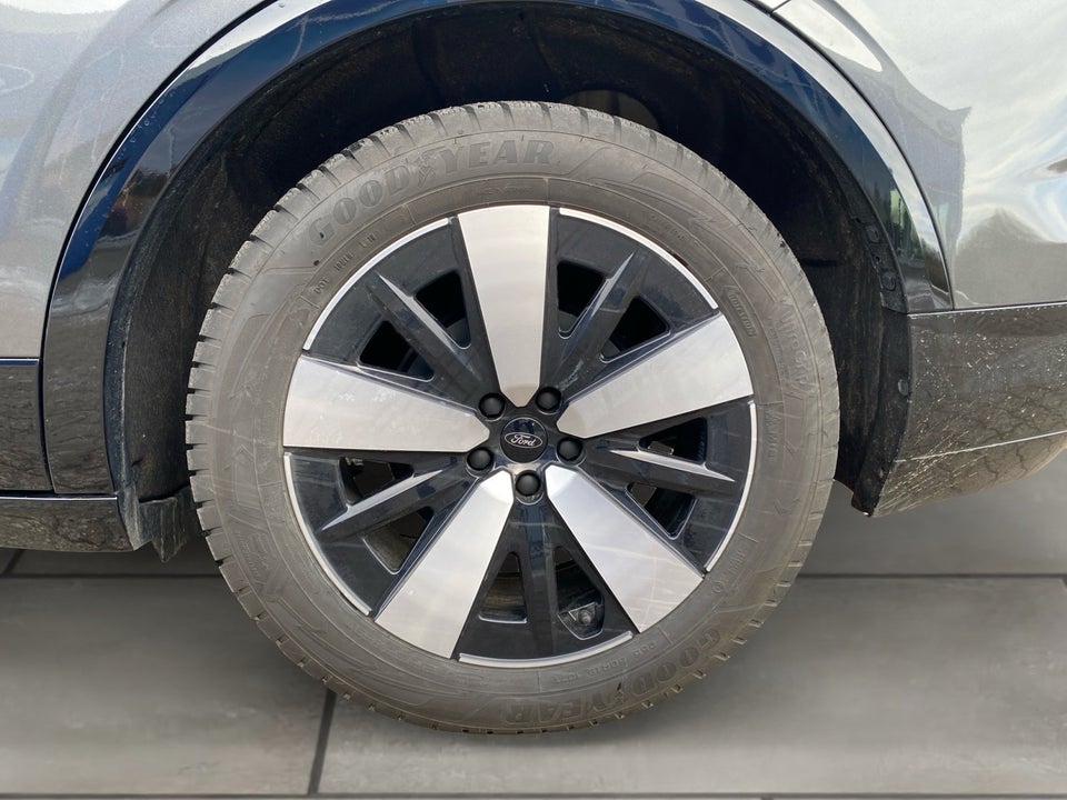 Ford Capri 82 Premium Extended Range 5d