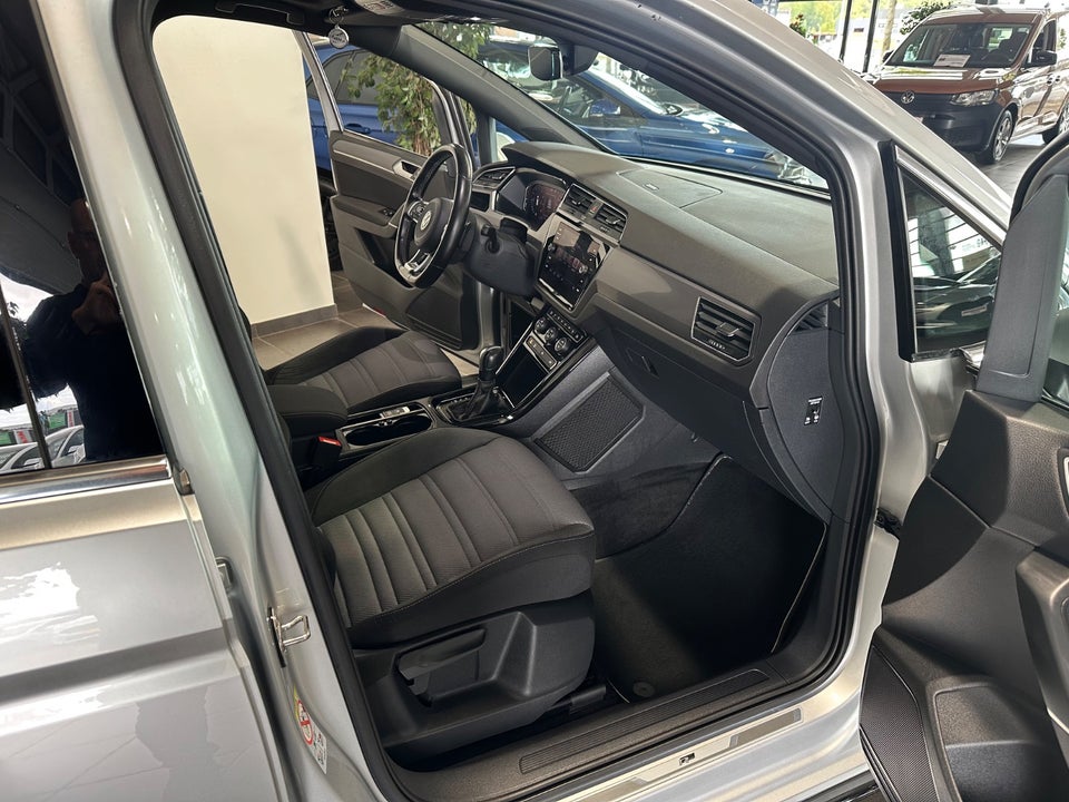 VW Touran 1,5 TSi 150 R-line DSG Van 5d