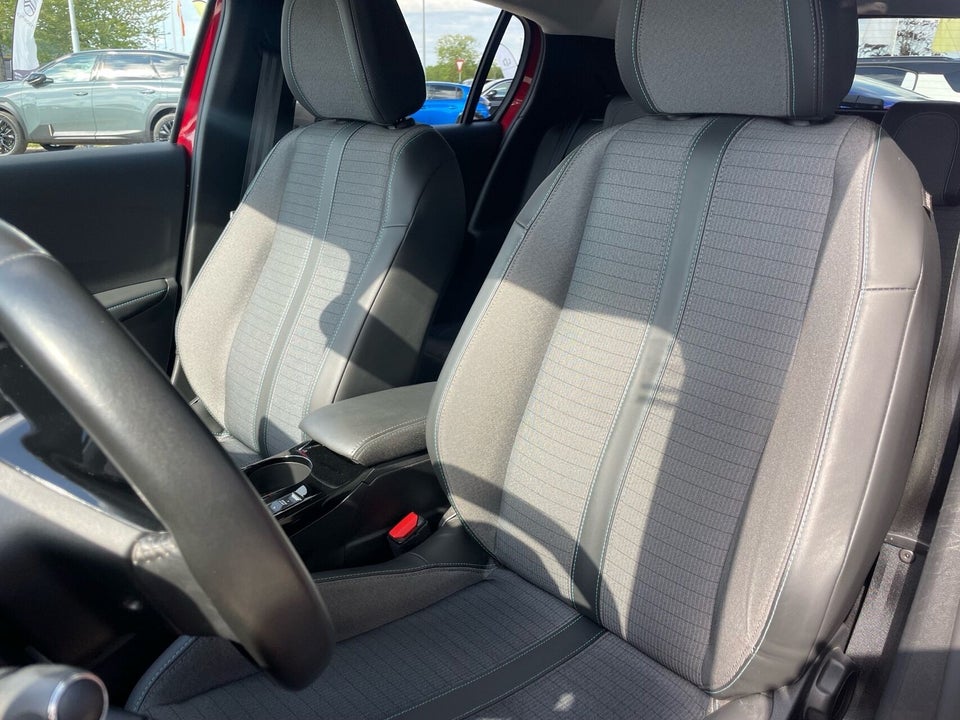 Peugeot 208 1,2 PureTech 100 Allure+ 5d