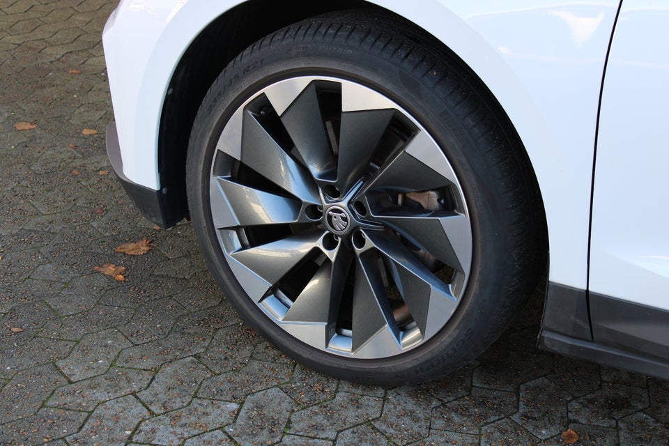 Skoda Enyaq 80 iV Suite 5d
