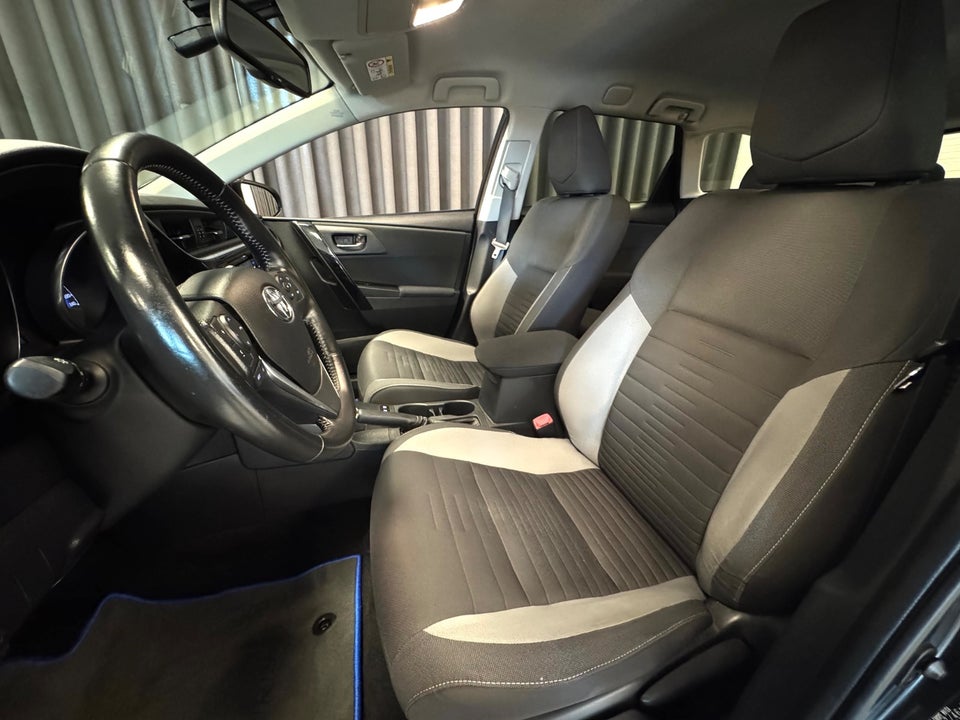 Toyota Auris 1,8 Hybrid H2 Comfort Touring Sports CVT 5d
