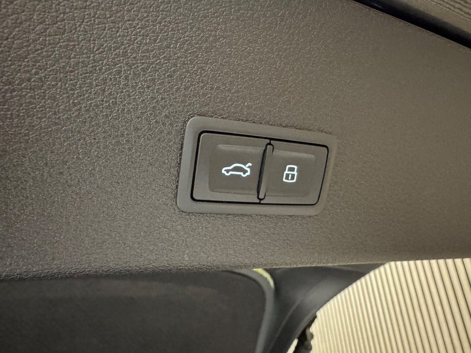 Audi e-tron 55 S-line Sportback quattro 5d