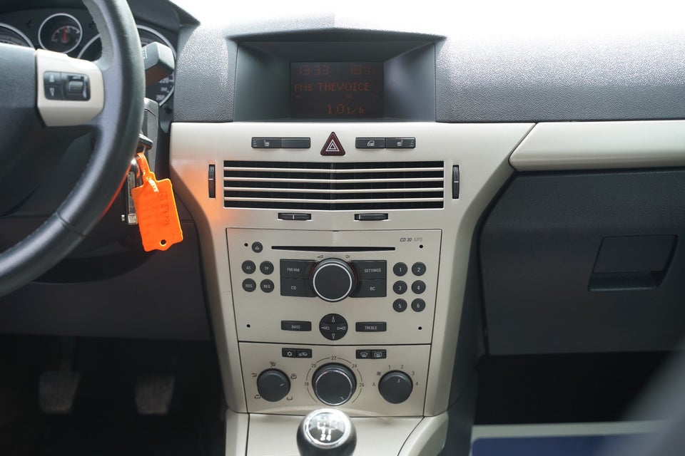 Opel Astra 1,4 16V Enjoy 5d