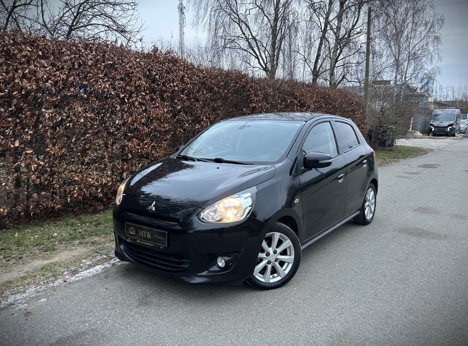 Mitsubishi Space Star 1,2 Black & White CVT 5d