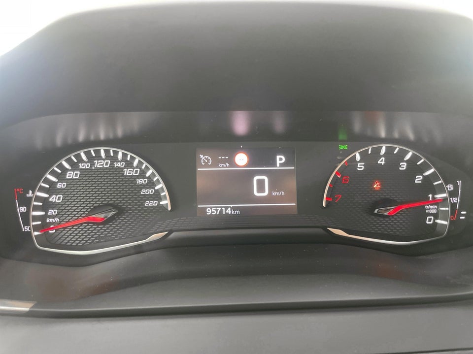 Peugeot 2008 1,2 PureTech 130 Active Pack EAT8 5d