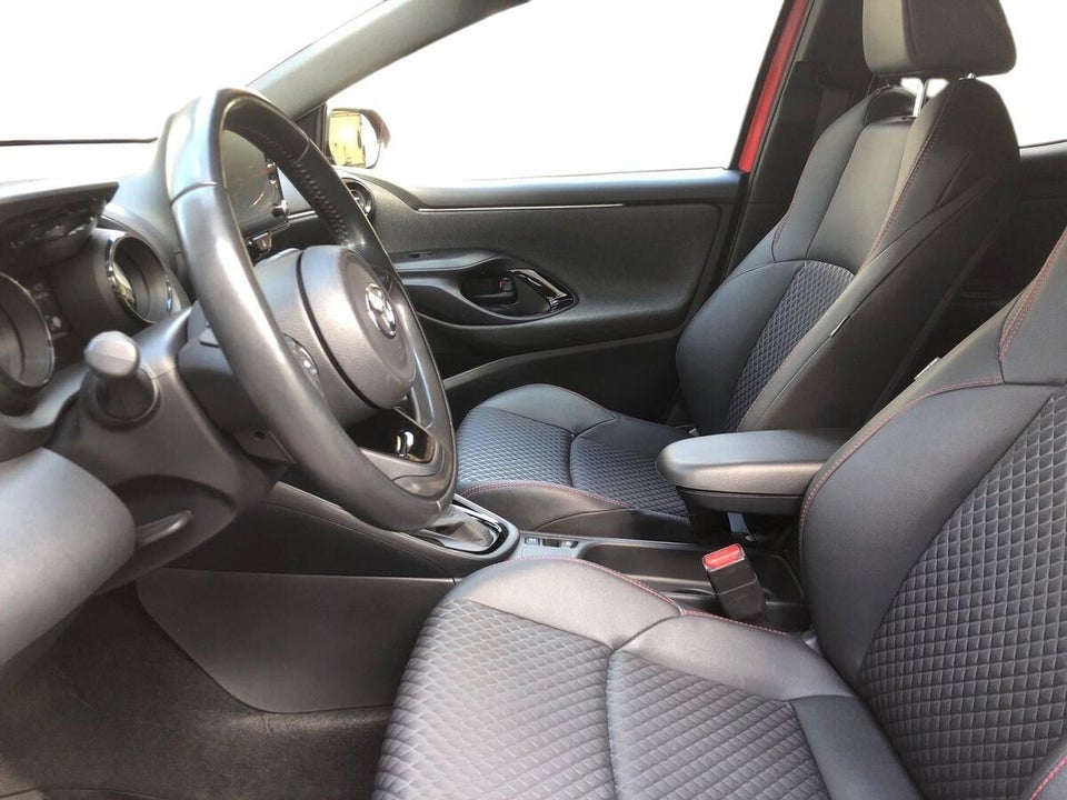 Toyota Yaris 1,5 Hybrid H3 Premier Edition e-CVT 5d