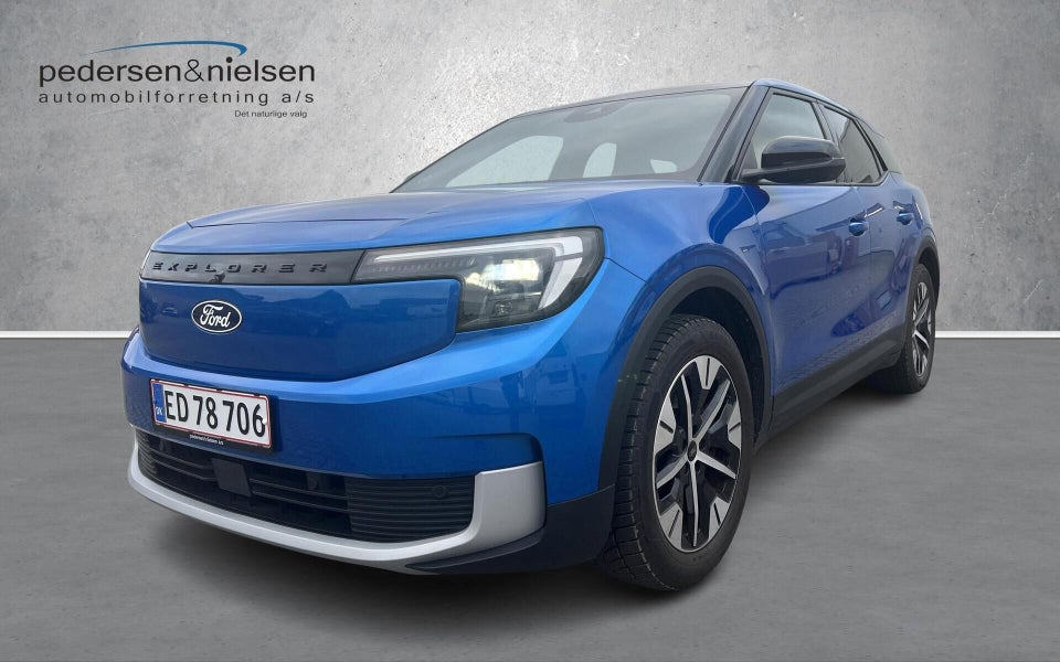 Ford Explorer 82 Premium Extended Range 5d