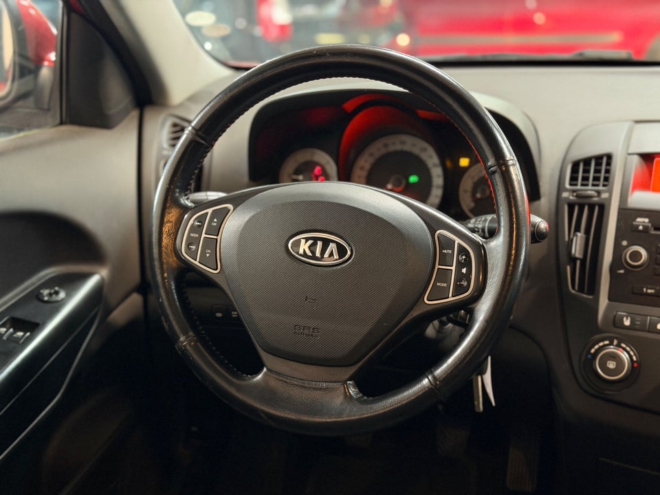 Kia Ceed 1,6 CRDi Active 5d