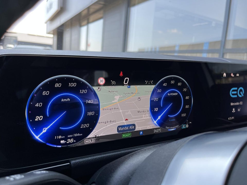 Mercedes EQA300 4Matic 5d