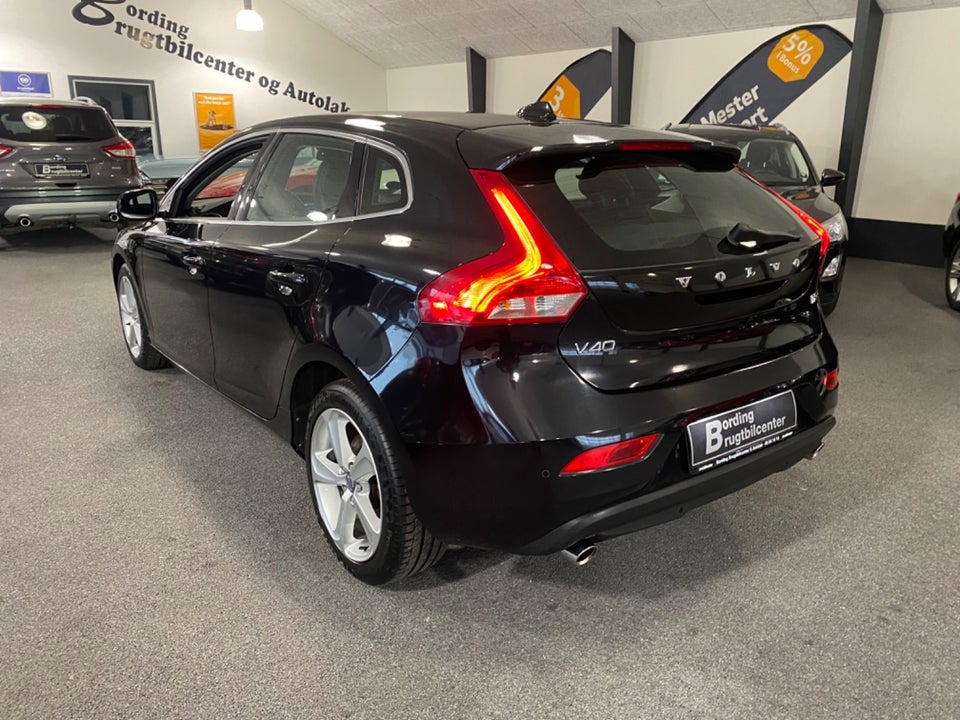 Volvo V40 1,6 T2 120 Momentum 5d