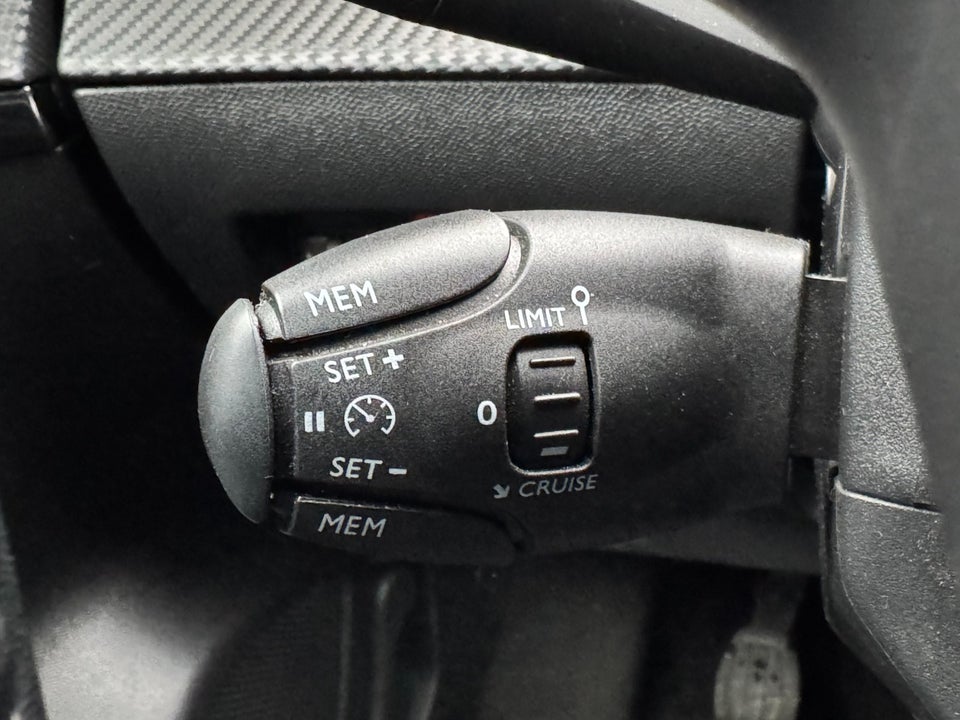 Peugeot 208 1,2 PureTech 100 Allure Pack 5d