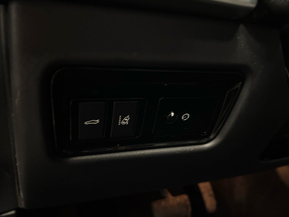 Jaguar XE 2,0 D163 Prestige aut. 4d