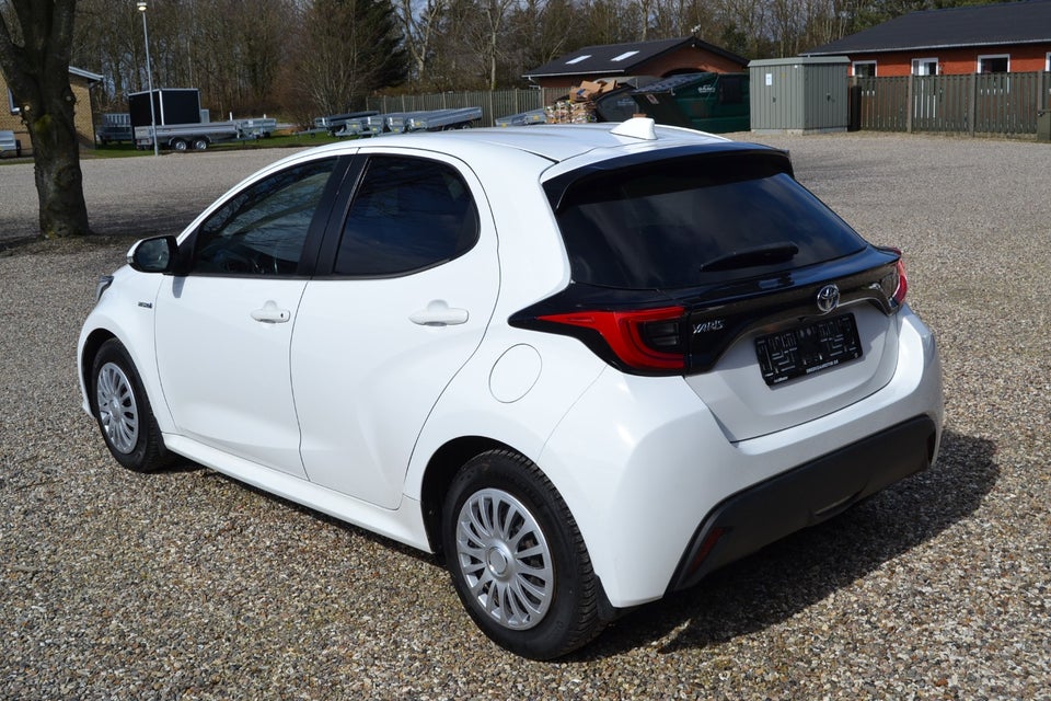 Toyota Yaris 1,5 Hybrid H3 Vision e-CVT 5d