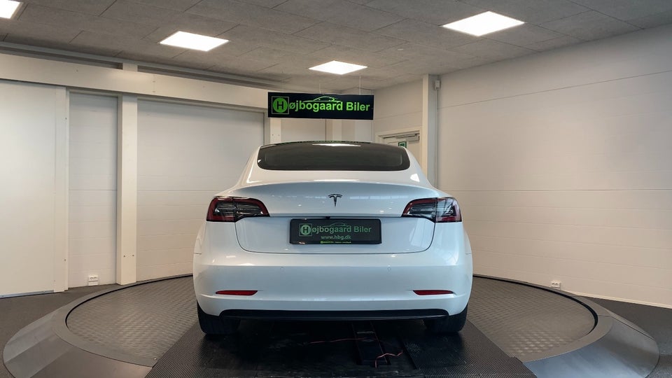 Tesla Model 3 Standard Range+ RWD 4d