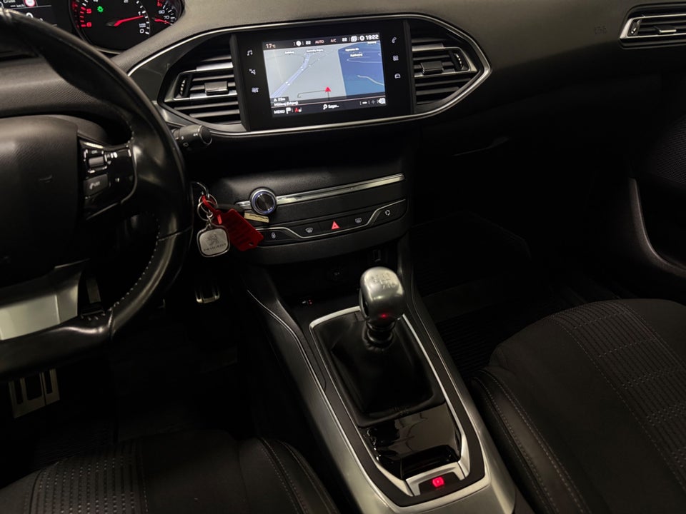 Peugeot 308 1,6 BlueHDi 120 Allure Sky SW 5d