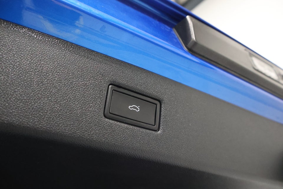 Ford Explorer 77 Premium Extended Range 5d