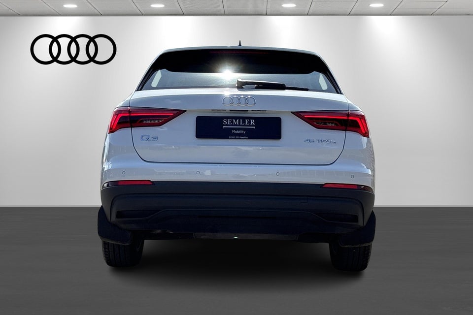 Audi Q3 45 TFSi e Attitude plus S-tr. 5d