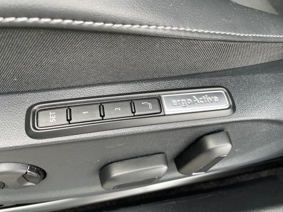 VW ID.7 77 Black Style 5d