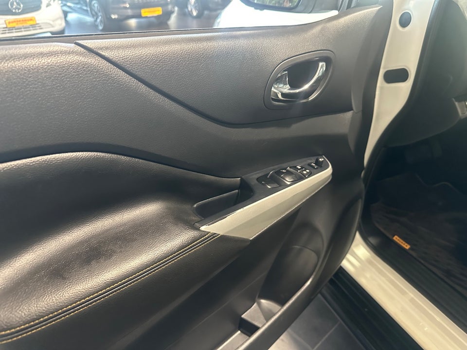 Nissan Navara 2,3 dCi 190 Db.Kab N-Guard aut. 4d