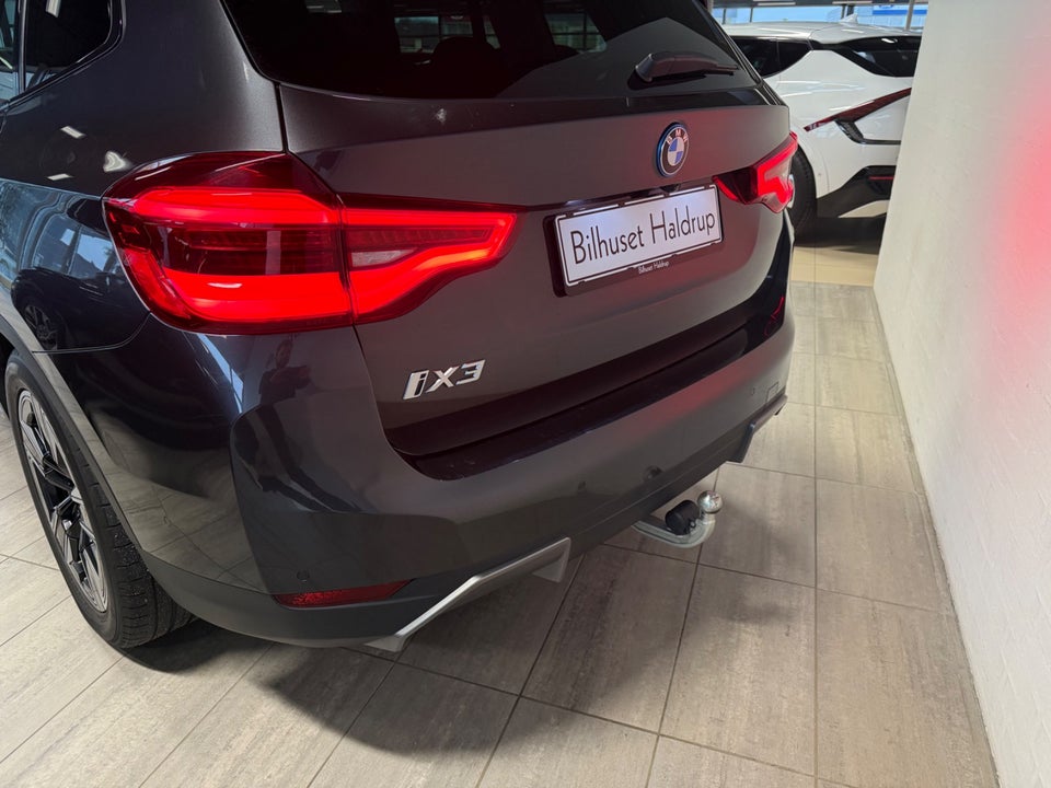 BMW iX3 Charged 5d