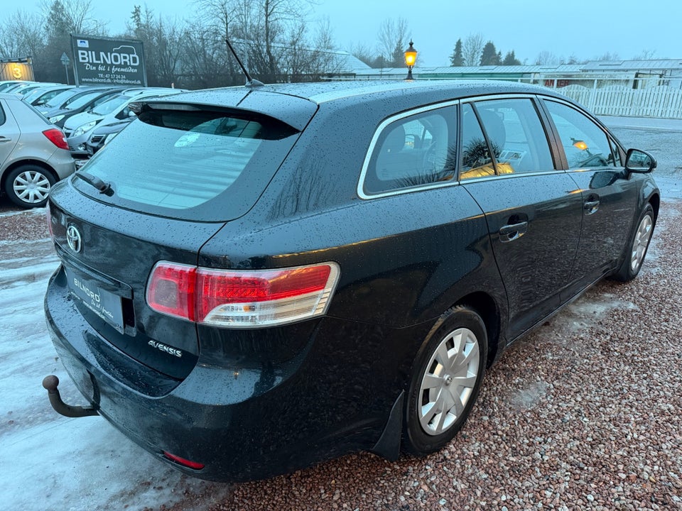 Toyota Avensis 1,8 VVT-i TX stc. 5d