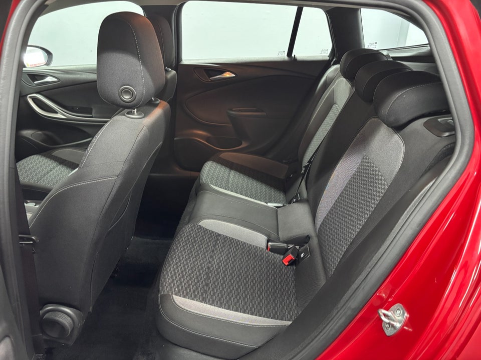 Opel Astra 1,5 D 122 Elegance Sports Tourer 5d