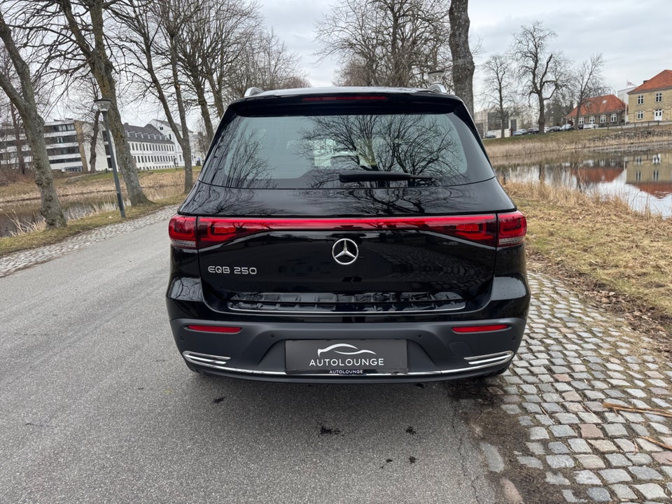 Mercedes EQB250 Progressive 5d