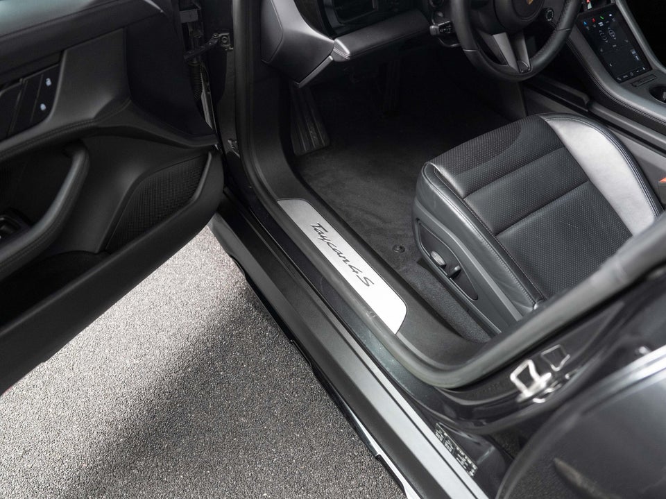 Porsche Taycan 4S Performance+ Cross Turismo 5d