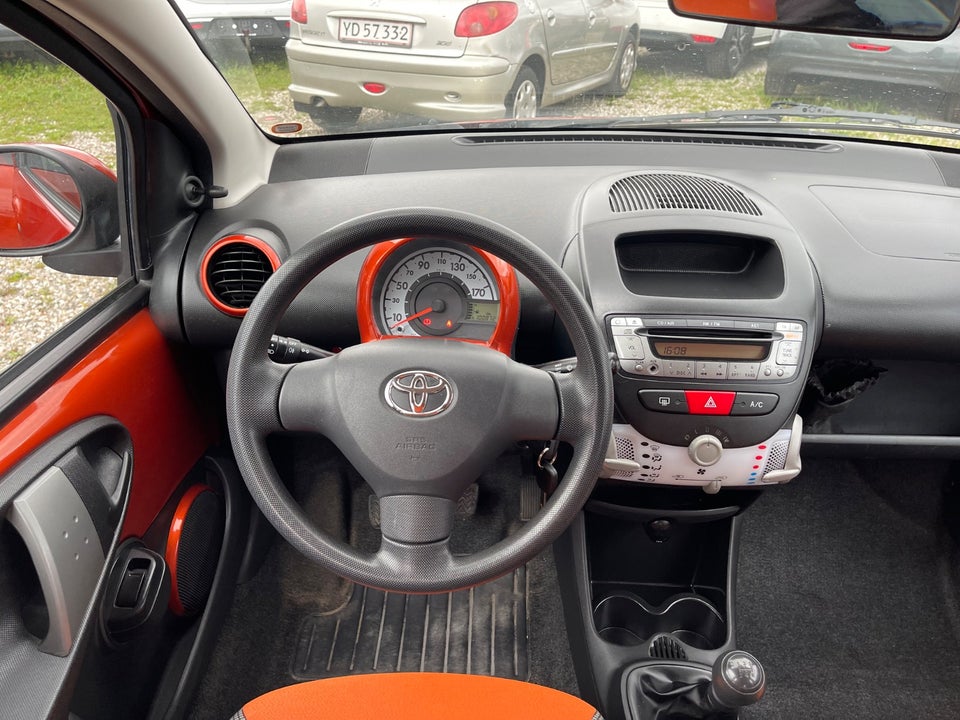 Toyota Aygo 1,0 VVT-i T2 5d