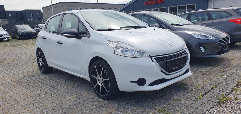 Peugeot 208 1,0 VTi Access 5d