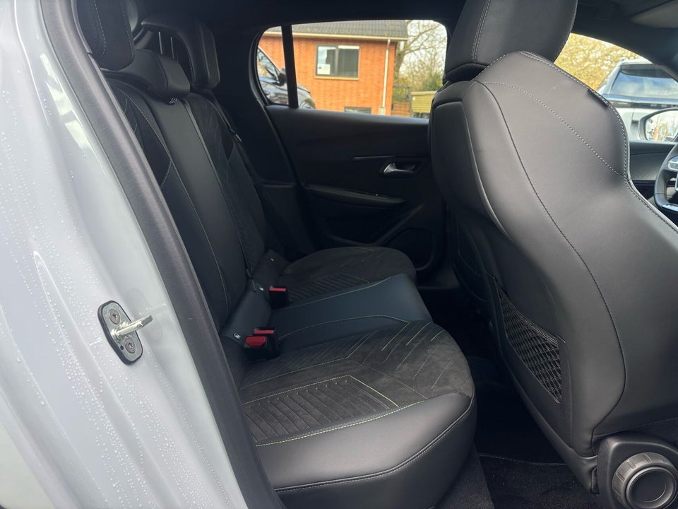Peugeot e-208 54 GT Pack 5d