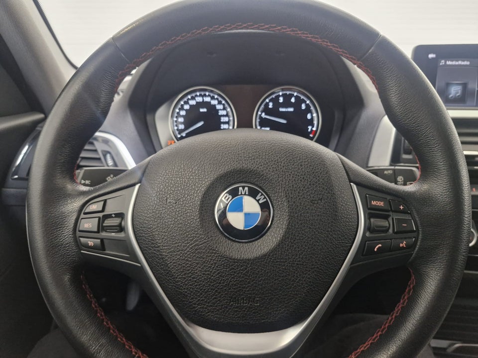BMW 118i 1,5 Sport Line aut. 5d