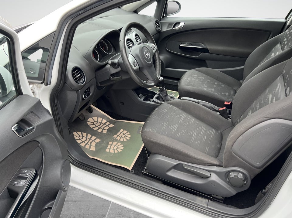 Opel Corsa 1,0 12V Enjoy 3d