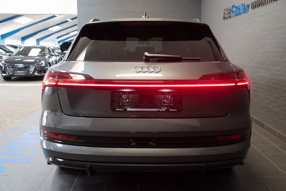 Audi e-tron 55 S-line quattro 5d